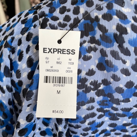 EXPRESS Leopard Print Tiered Ruffle Sleeve Peplum Top - Picture 6 of 10